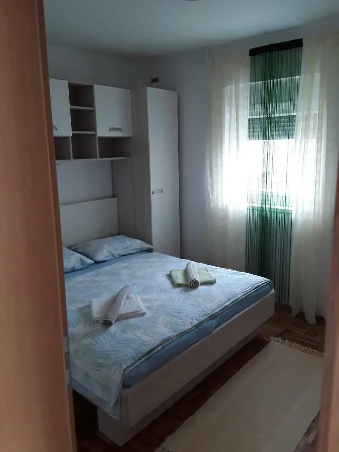 Apartmani Mimi Vir 0*,
